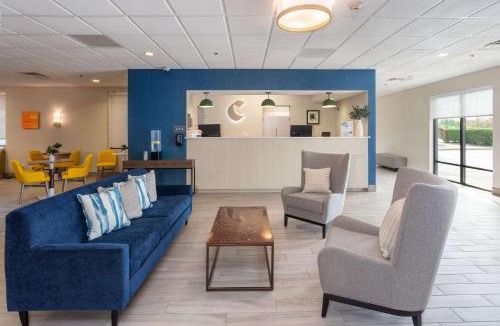Cheektowaga Hotel | Comfort Inn & Suites Buffalo Airport