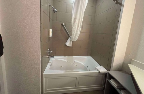 Burnet Hotel | Comfort Inn & Suites Burnet