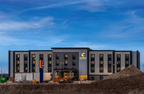 Bradford West Gwillimbury Hotel | Comfort Inn & Suites