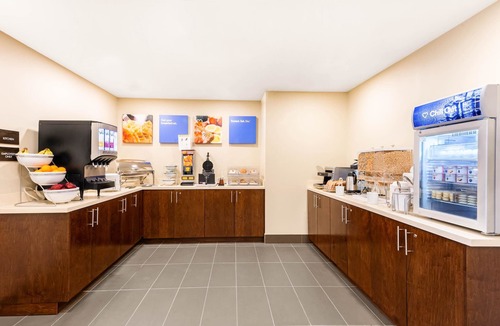 Bowmanville Hotel | Comfort Inn & Suites