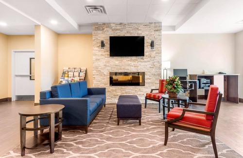 Bowmanville Hotel | Comfort Inn & Suites