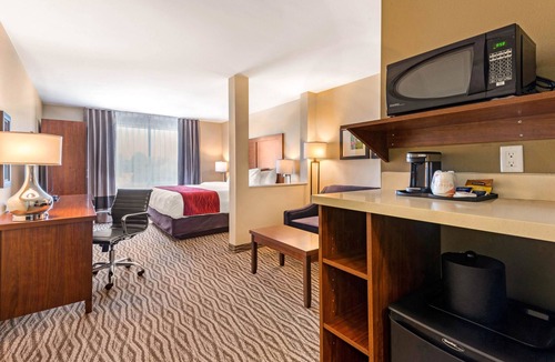 Bowmanville Hotel | Comfort Inn & Suites