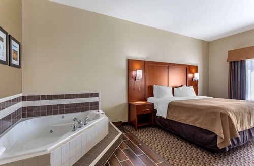 Carbondale Hotel | Comfort Inn & Suites Carbondale University Area