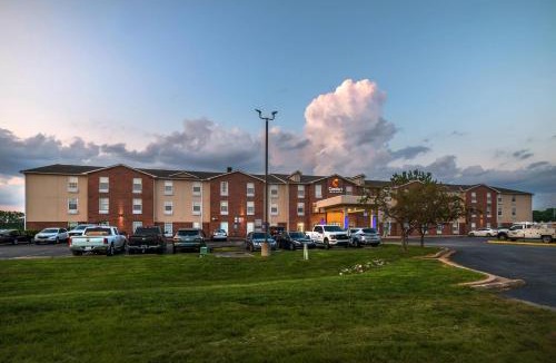 Chesterfield Hotel | Comfort Inn & Suites Chesterfield - St Louis