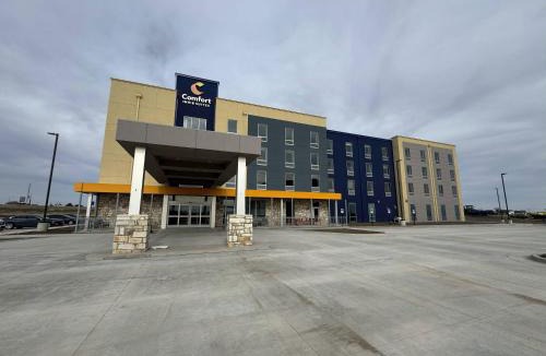 Colby Hotel | Comfort Inn & Suites Colby