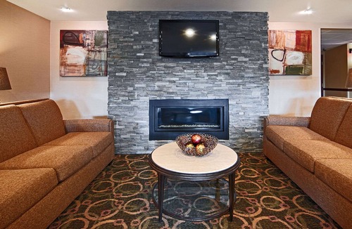 Akron Hotel | Comfort Inn & Suites Copley Akron