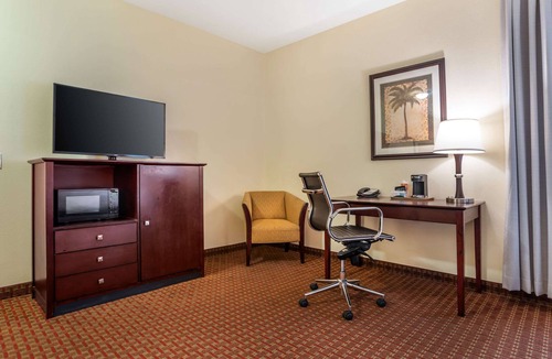 Crestview Hotel | Comfort Inn & Suites Crestview South