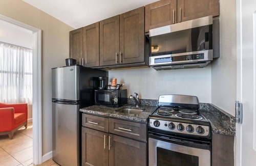 Rogers Seabreeze Hotel | Comfort Inn & Suites Daytona Beach Oceanfront