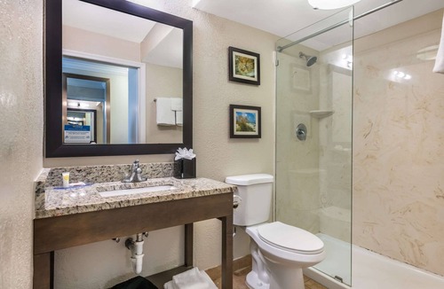 Rogers Seabreeze Hotel | Comfort Inn & Suites Daytona Beach Oceanfront