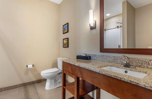 Edgewood Hotel | Comfort Inn & Suites Edgewood