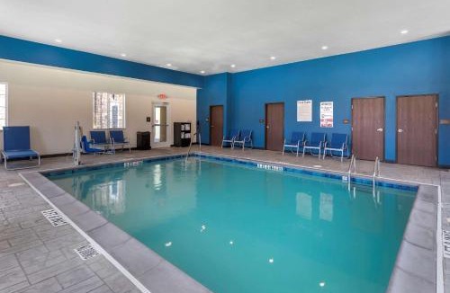 Euless Hotel | Comfort Inn & Suites Euless DFW West
