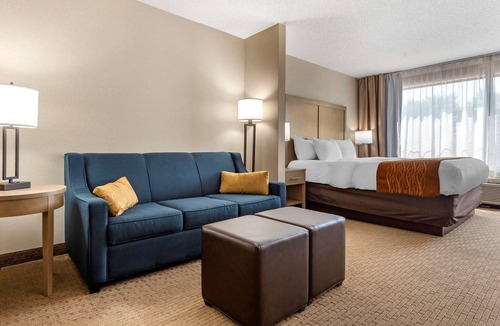 Farmington Hotel | Comfort Inn & Suites Farmington - Victor