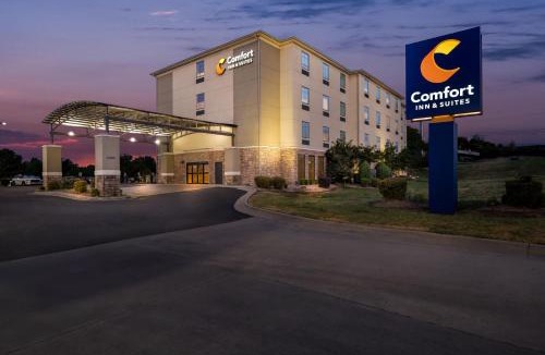 Fort Smith Hotel | Comfort Inn & Suites Fort Smith I-540