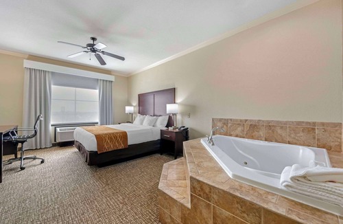 Fossil Creek Hotel | Comfort Inn & Suites Fort Worth - Fossil Creek