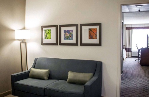 Fuquay-Varina Hotel | Comfort Inn & Suites Fuquay Varina