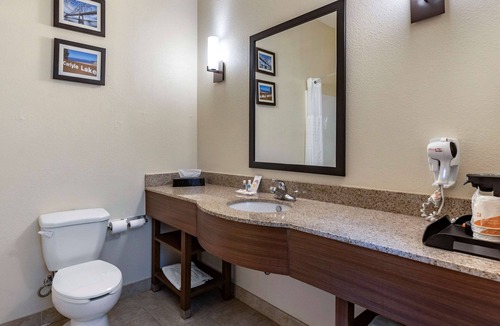 Greenville Hotel | Comfort Inn & Suites Greenville I-70