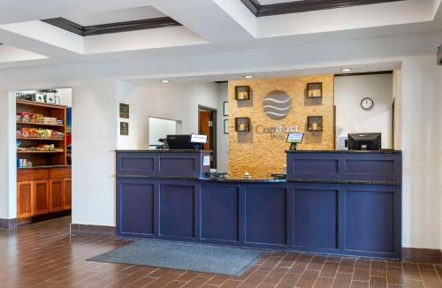Grinnell Hotel | Comfort Inn & Suites Grinnell near I-80