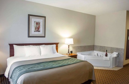 Harrisonville Hotel | Comfort Inn & Suites Harrisonville