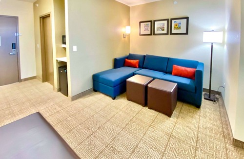 Harrah Hotel | Comfort Inn & Suites Harrah
