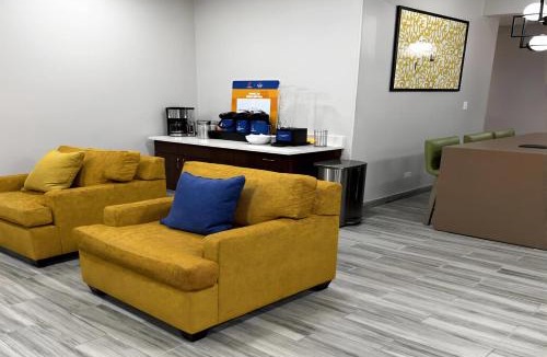 Harvey Hotel | Comfort Inn & Suites Harvey - Chicago Southland