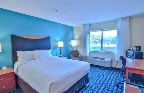 Houston Hotel | Comfort Inn & Suites Houston North - Spring
