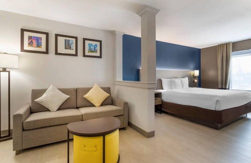FM 1960 Hotel | Comfort Inn & Suites Houston FM1960 - Champions