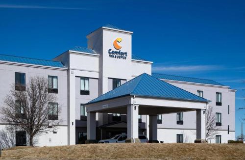 Hutchinson Hotel | Comfort Inn & Suites Hutchinson