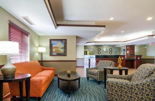 Hutchinson Hotel | Comfort Inn & Suites Hutchinson