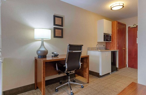 Jackson Hotel | Comfort Inn & Suites Jackson North