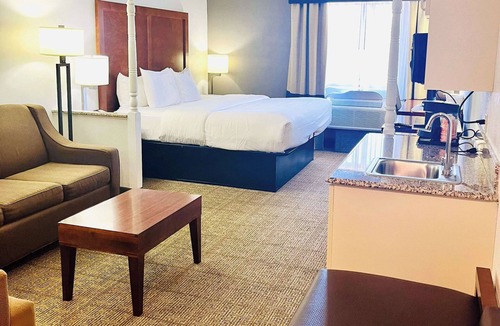 Jackson Hotel | Comfort Inn & Suites Jackson North