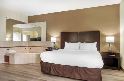 Cornelius Hotel | Comfort Inn & Suites Lake Norman