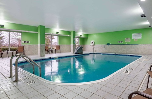 Bayberry Hotel | Comfort Inn & Suites Liverpool-Clay
