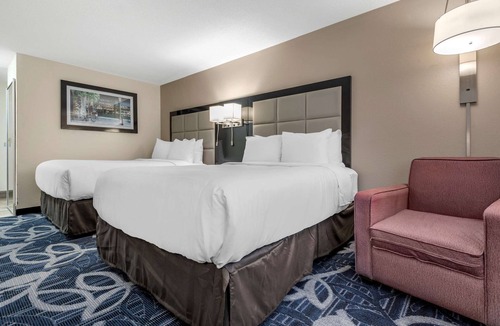 Bayberry Hotel | Comfort Inn & Suites Liverpool-Clay