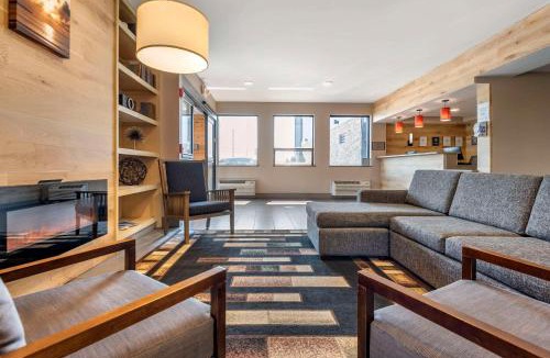 Galeville Hotel | Comfort Inn & Suites Liverpool - Syracuse North