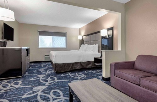 Bayberry Hotel | Comfort Inn & Suites Liverpool - Syracuse