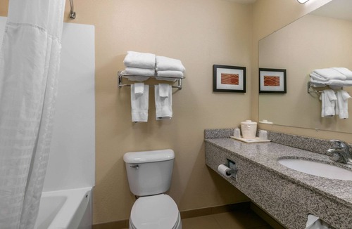 Marion Hotel | Comfort Inn & Suites Marion I-57