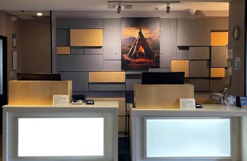 Miami Hotel | Comfort Inn & Suites Miami - Route 66