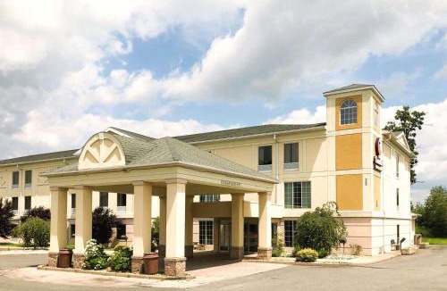 Pocono Summit Hotel | Comfort Inn & Suites Mount Pocono