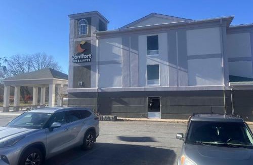 Pocono Summit Hotel | Comfort Inn & Suites Mount Pocono