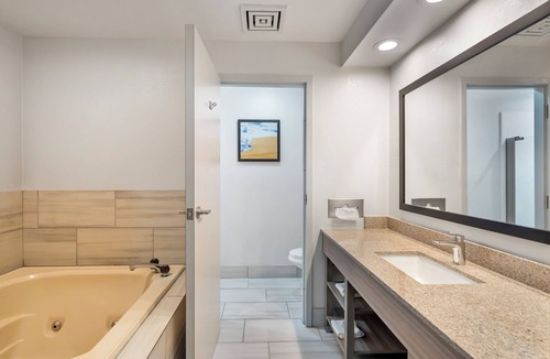 Mundelein Hotel | Comfort Inn & Suites Mundelein-Vernon Hills