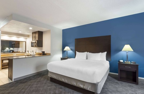 Mundelein Hotel | Comfort Inn & Suites Mundelein-Vernon Hills