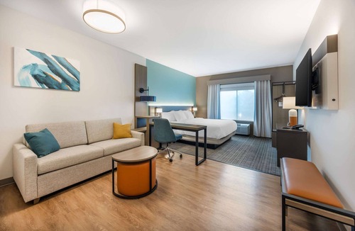 Bellevue Hotel | Comfort Inn & Suites Nashville