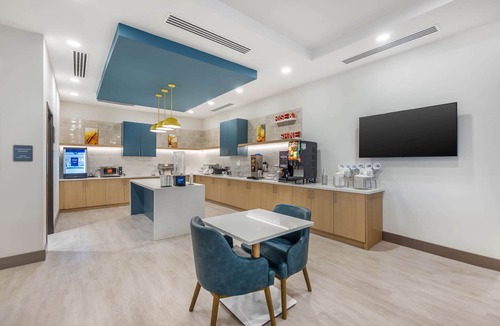 Bellevue Hotel | Comfort Inn & Suites Nashville