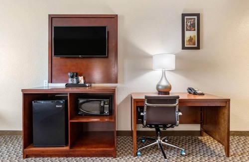 Navasota Hotel | Comfort Inn & Suites Navasota