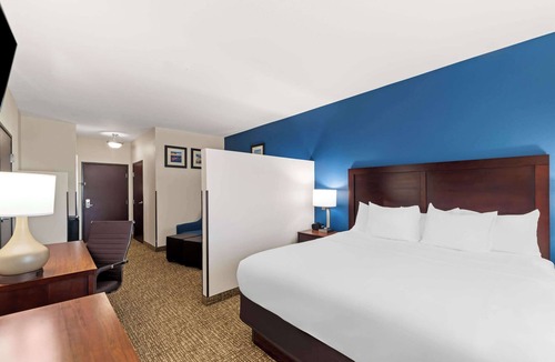 Corinth Hotel | Comfort Inn & Suites Near Lake Lewisville