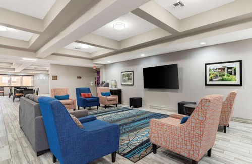 North San Antonio - SAT Hotel | Comfort Inn & Suites Near Medical Center
