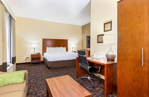 North Aurora Hotel | Comfort Inn & Suites North Aurora - Naperville