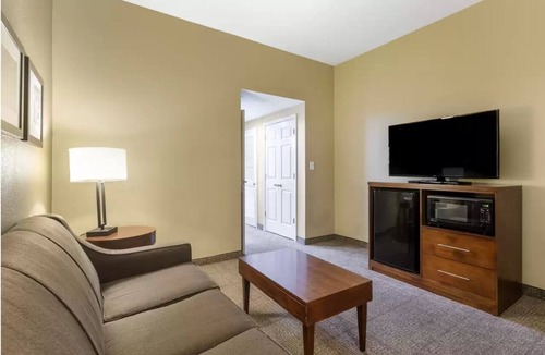 Norcross Hotel | Comfort Inn & Suites Peachtree Corners - Norcross