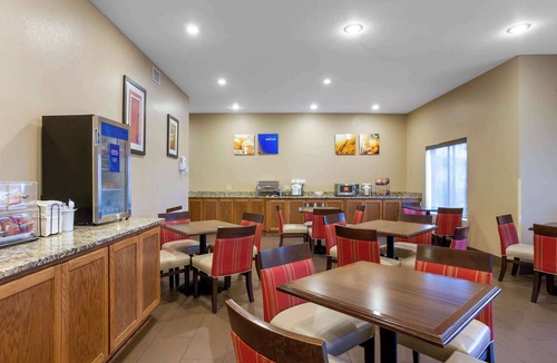 Pittsburg Hotel | Comfort Inn & Suites Pittsburg KS