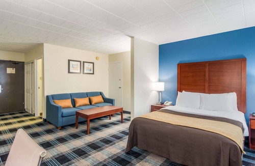 O'Hara Township Hotel | Comfort Inn & Suites Pittsburgh Fox Chapel